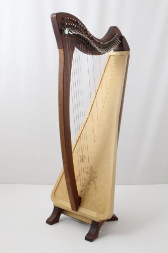 Second deals hand harp